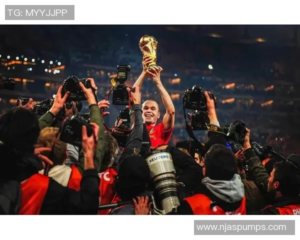 纵观足球历史长河细数历代传奇巨星辉煌瞬间