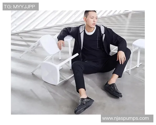 足球巨星身着西装绅士风采尽显优雅气质与赛场魅力交织